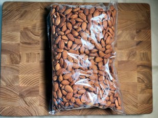 Снеки к пиву: Миндаль копченый