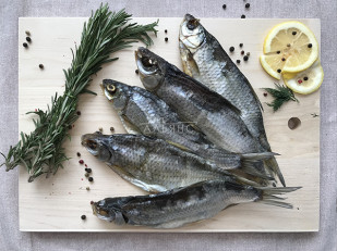 Снеки к пиву: Вобла вяленая астраханская крупная