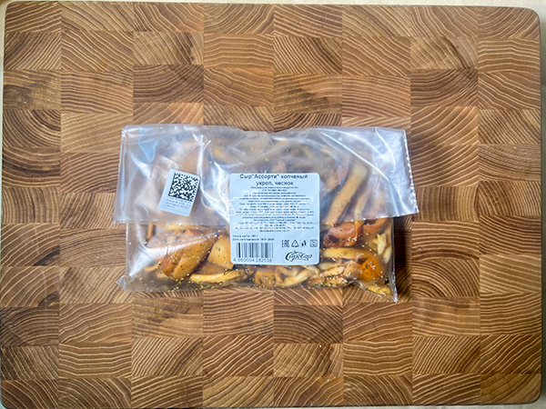 Сыр 150 гр ГОРНЫЙ СЫРОВАР (Ассорти копчёный с укропом и чесноком) в Балаково