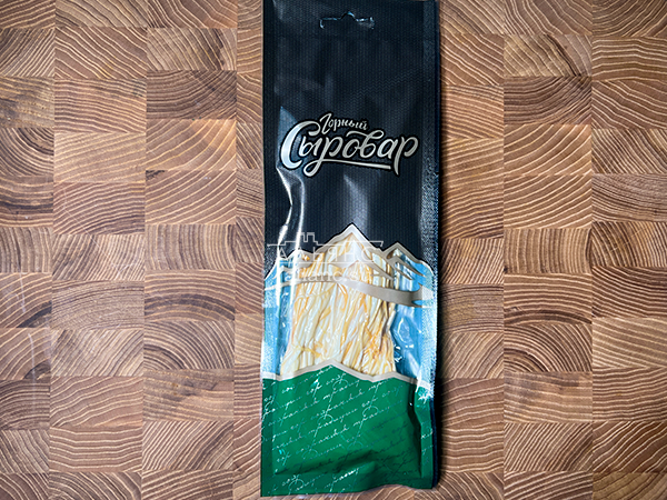 Сыр 60 гр ГОРНЫЙ СЫРОВАР (Паутинка копчёная) в Балаково