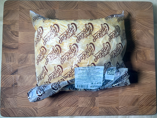 Сыр 1 кг ГОРНЫЙ СЫРОВАР (Паутинка со вкусом красной икры) в Балаково