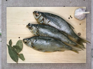 Белый амур холодного копчения: Красноперка вяленая